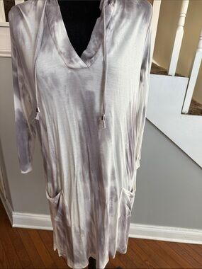 new directions Light Gray and Cream Tie-Dye Hooded Long Sleeve Dress